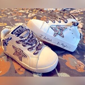 Toddler girl White Sneakers with Glitter Star